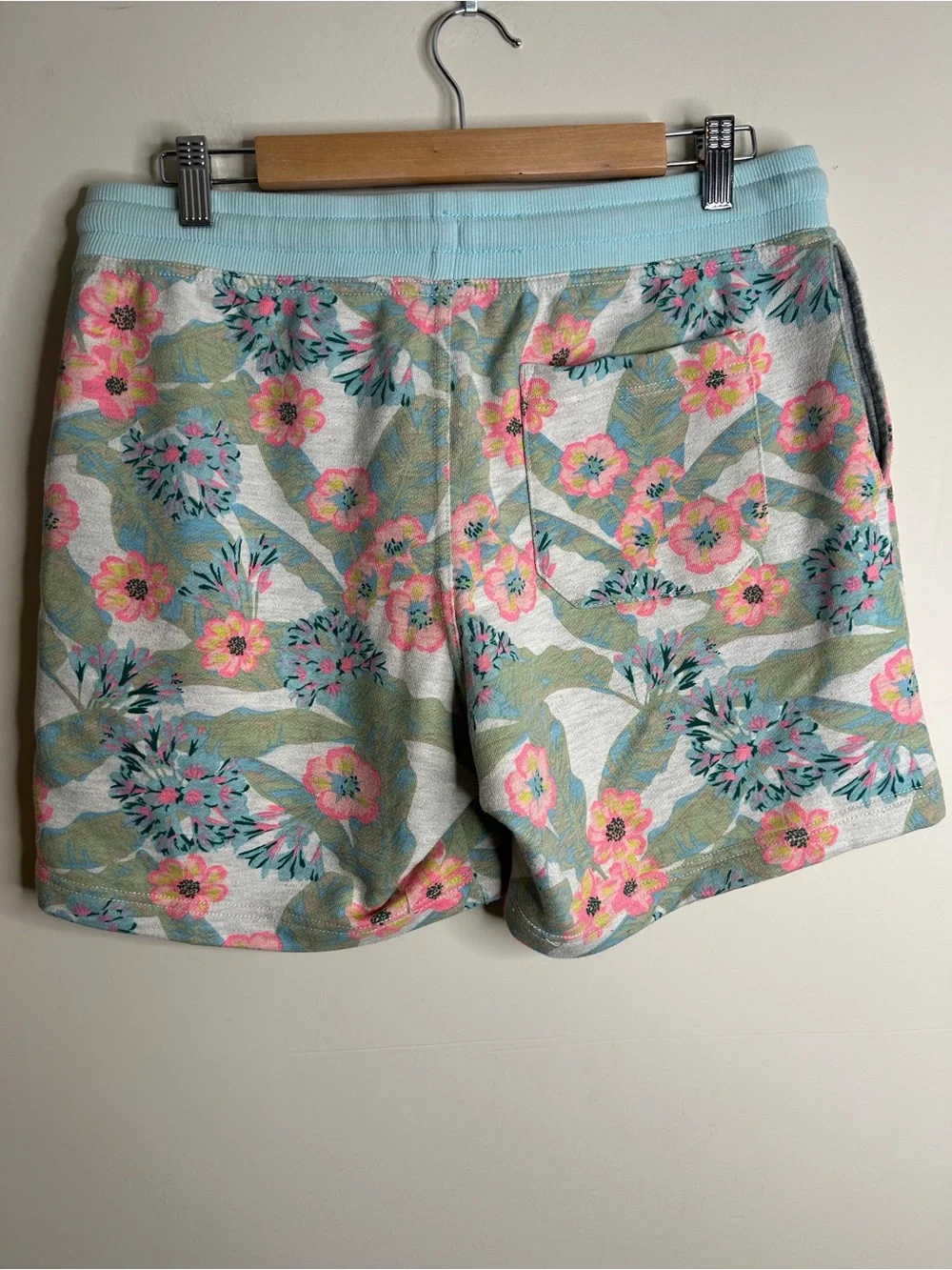 Chubbies Lounge Wear Medium 7” Shorts Tropical Floral Green Pink